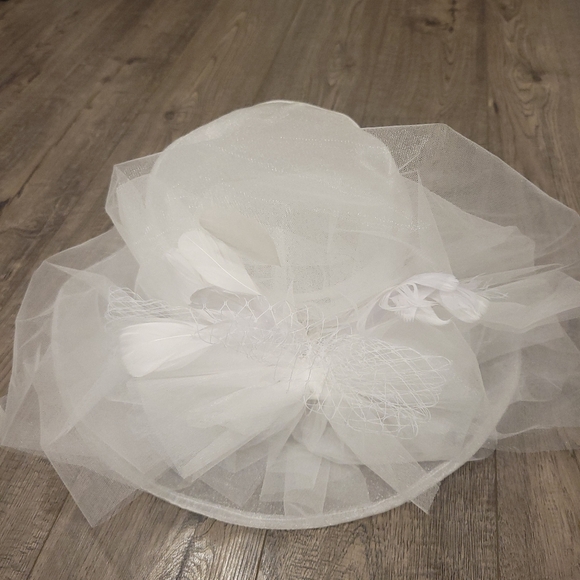 Handmade ,VintageBeautiful Bridal Head Piece, White Mesh Hat, Bride Wedding - Picture 2 of 12